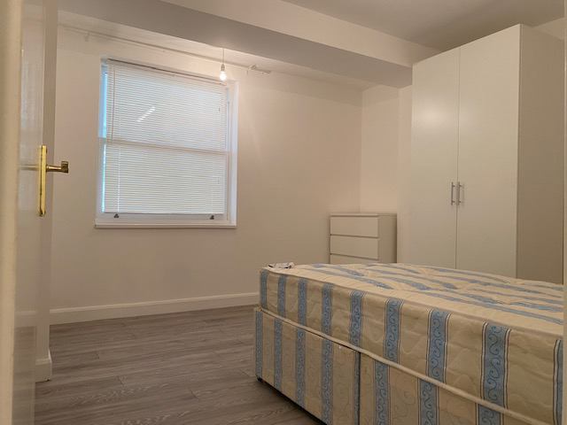 097T-West Kensington-2 Bedroom Flat, Garden - student accommodation in West Kensington - img_1