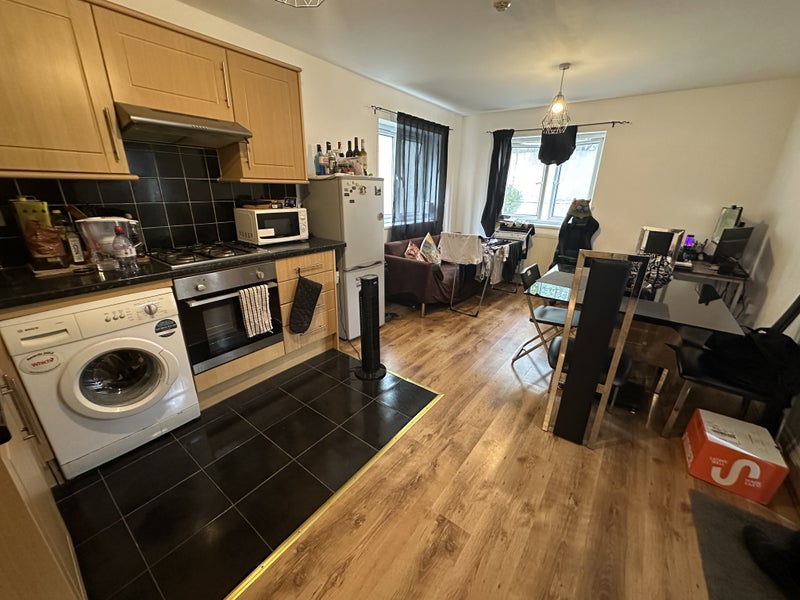 1 Bed Flat - W13 Ealing - student accommodation in West Ealing - img_5