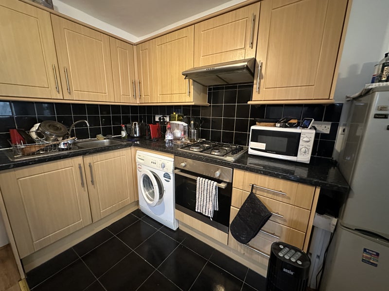 1 Bed Flat - W13 Ealing - student accommodation in West Ealing - img_6