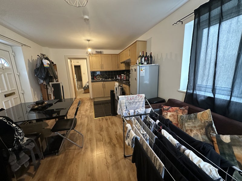 1 Bed Flat - W13 Ealing - student accommodation in West Ealing - img_3