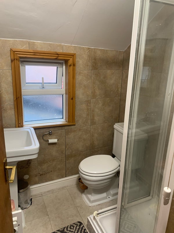 1 Bedroom available in 6 bedroom house - student accommodation in Lenton - img_2