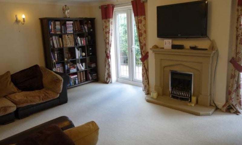 1 double bedroom in a house share - student accommodation in Cosby - img_4