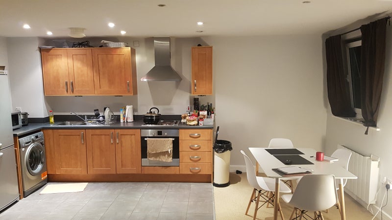 1 Double Ensuite in building w gym & parking £850 - student accommodation in Woking - img_2
