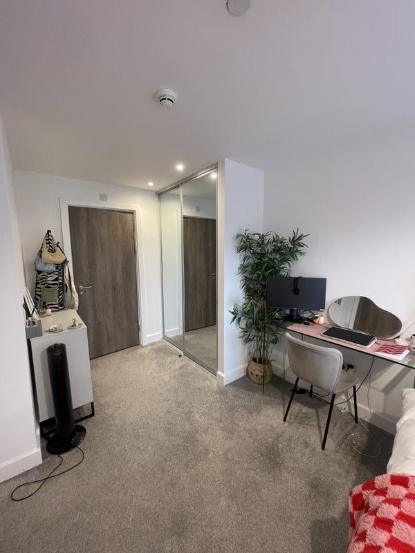 1 double room in 2 bed flat. Mercer West - student accommodation in Leeds City Centre - img_4