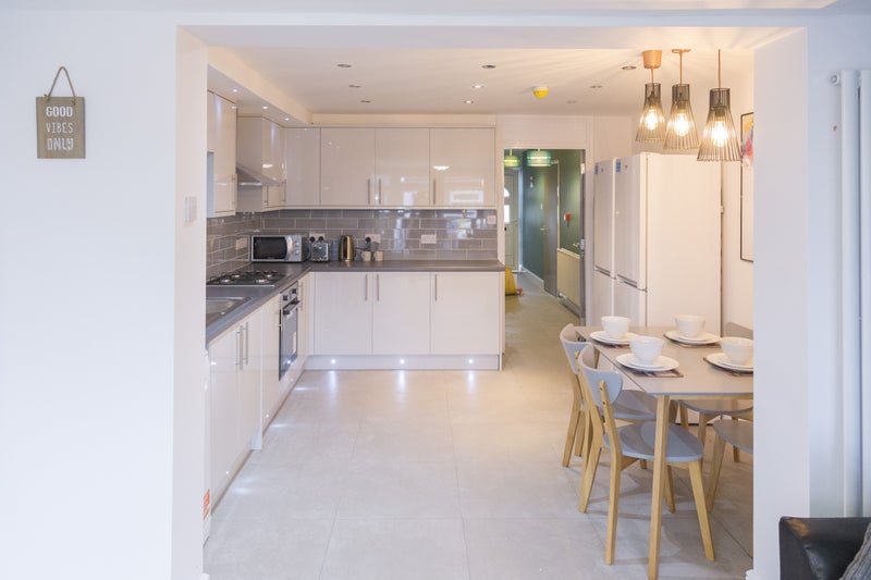 1 double room in a luxurious boutique house - student accommodation in Langley - img_2