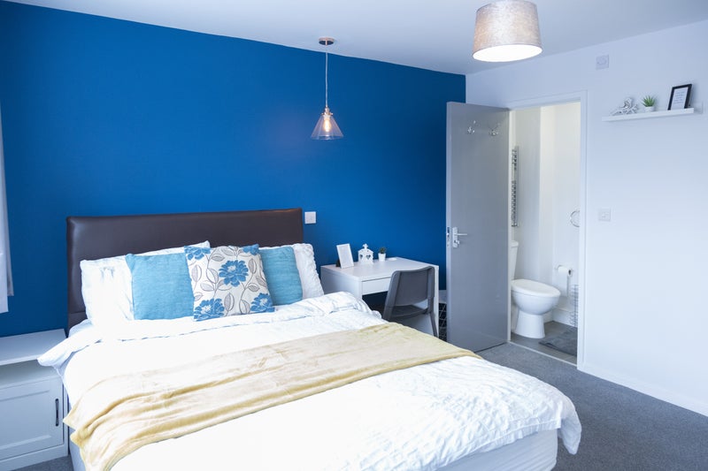 1 double room in a luxurious boutique house - student accommodation in Langley - img_4