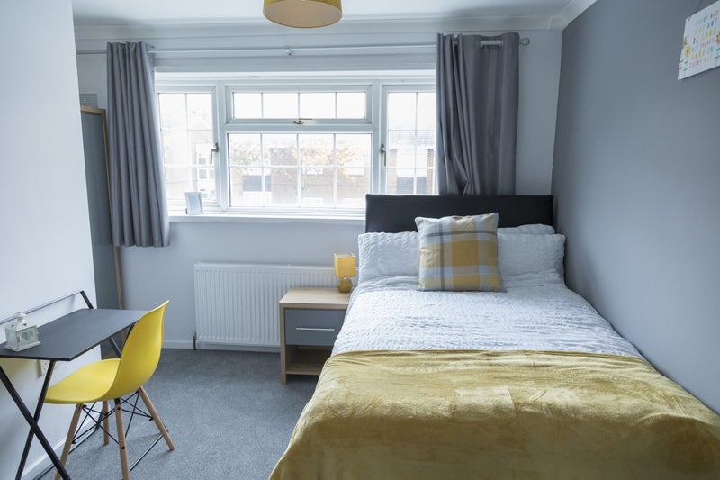 1 double room in a luxurious boutique house - student accommodation in Langley - img_5