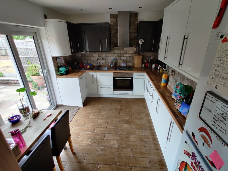 1 Double Room // sensible and tidy - student accommodation in Sidcup - img_3