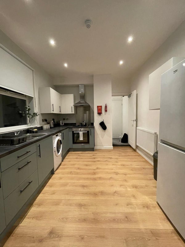 1 En Suite Double Room Available In Anfield! - student accommodation in Liverpool - img_3