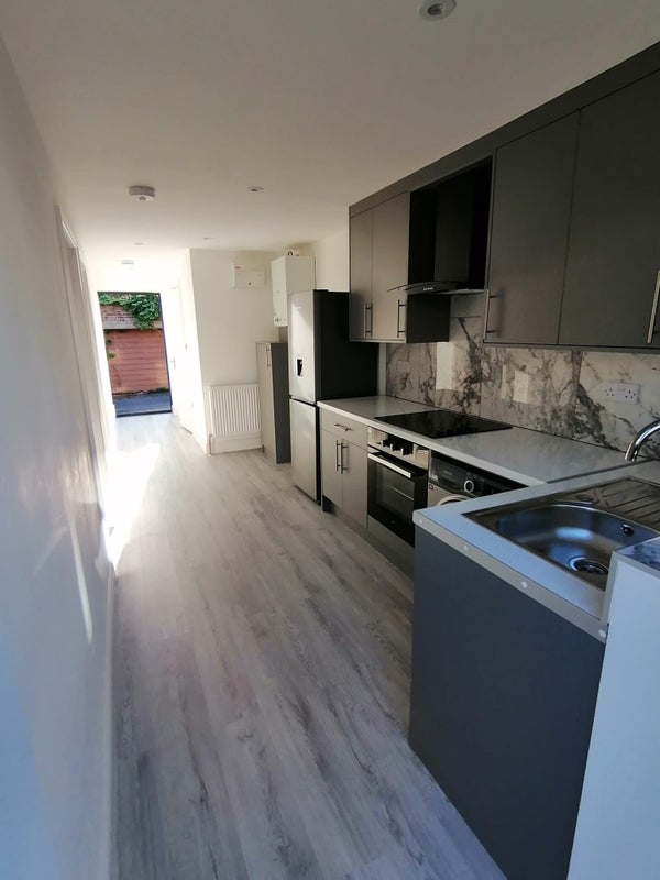 Studio flat  (bed/living room/bathroom/kitchen) student accommodation in Hillingdon - img_4