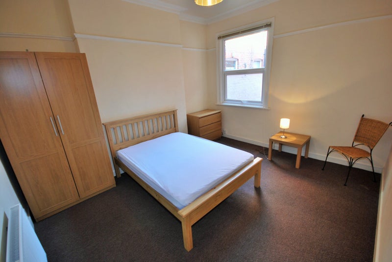 1 Large room Queens Road  all Bills inc  625 - student accommodation in Chester - img_4