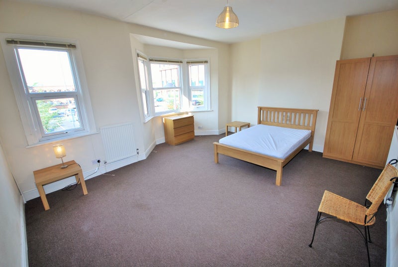 1 Large room Queens Road  all Bills inc  625 - student accommodation in Chester - img_3