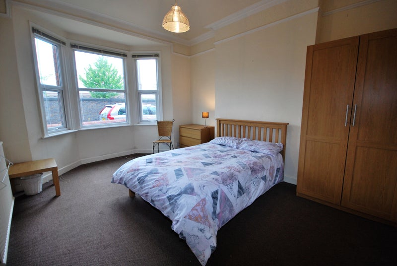 1 Large room Queens Road  all Bills inc  625 - student accommodation in Chester - img_5