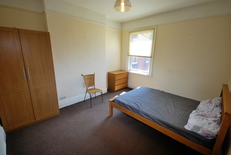 1 Large room Queens Road  all Bills inc  625 - student accommodation in Chester - img_2