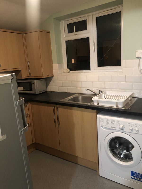  1 Modern KINGSIZE furnished room  - student accommodation in Forest Gate - img_2