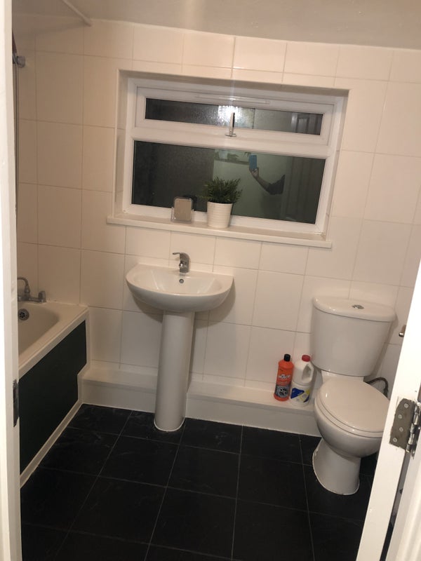  1 Modern KINGSIZE furnished room  - student accommodation in Forest Gate - img_4