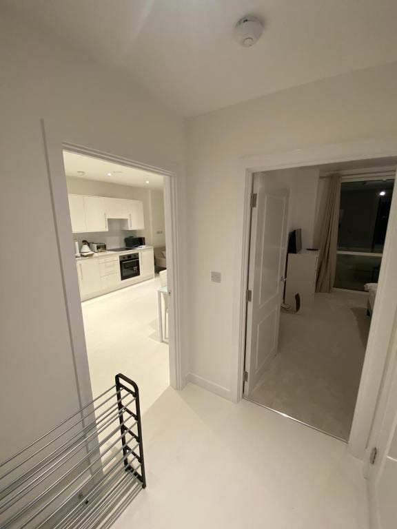 1 Private Room Only ---- Flat Share X 1 (Male) Per - student accommodation in Blackwall - img_4
