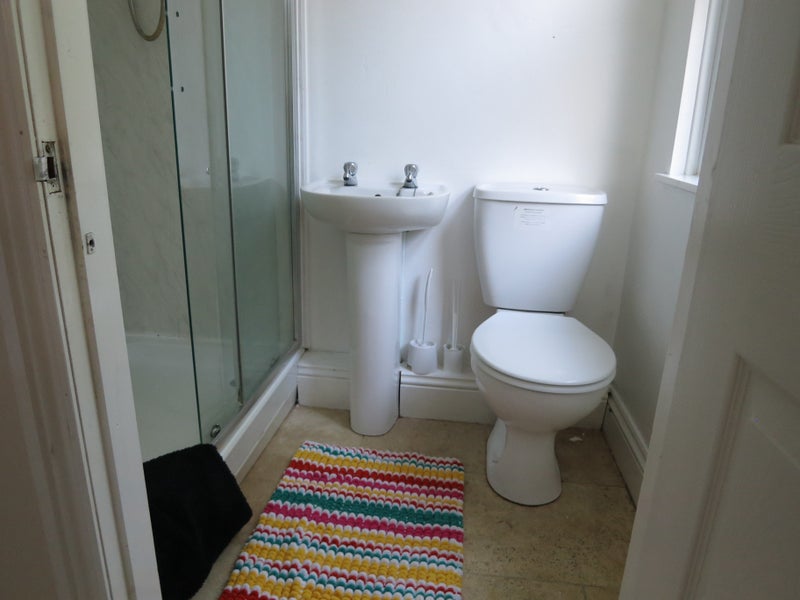 1 Room Avialable For Student - student accommodation in West Bridgford - img_5