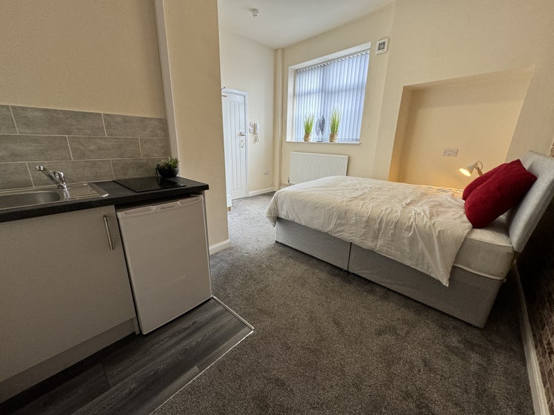 11 Bedroom House / Studio Apartments ST2 - student accommodation in Stoke-On-Trent - img_3