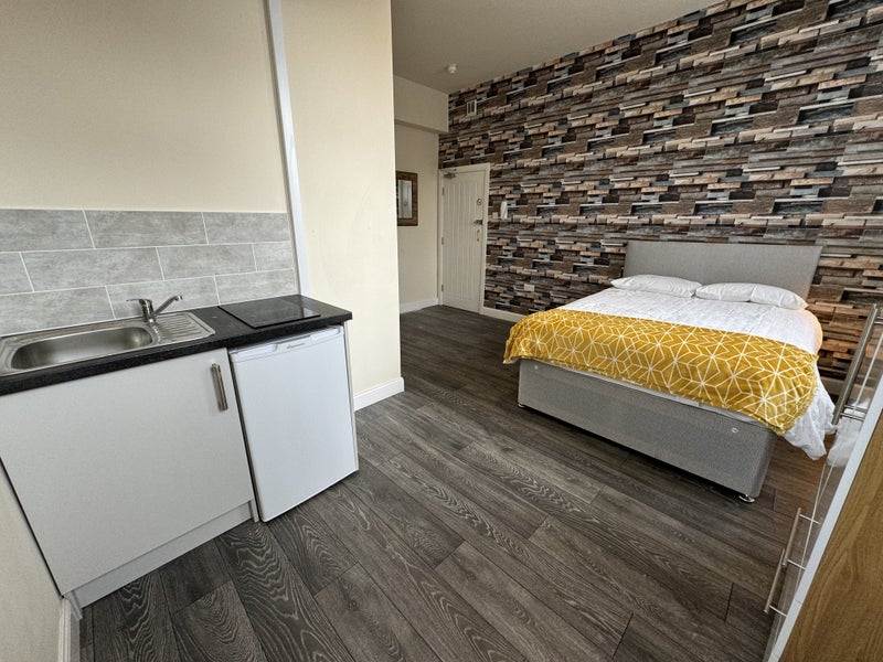 11 Bedroom House / Studio Apartments ST2 - student accommodation in Stoke-On-Trent - img_6