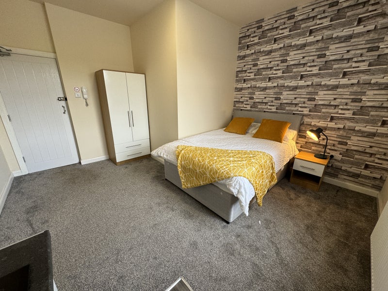 11 Bedroom House / Studio Apartments ST2 - student accommodation in Stoke-On-Trent - img_11