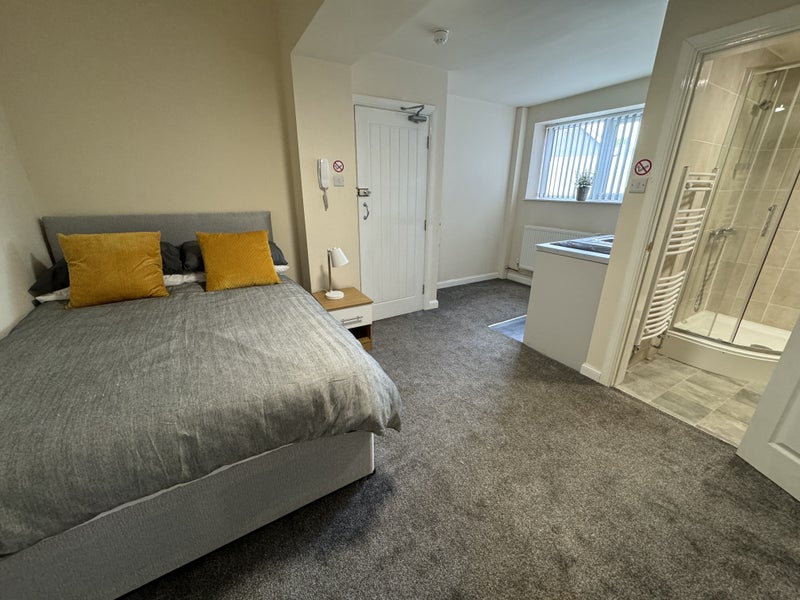 11 Bedroom House / Studio Apartments ST2 - student accommodation in Stoke-On-Trent - img_14