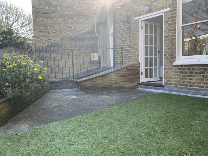 1x King bedroom - roof terrace flat - student accommodation in Battersea - img_4