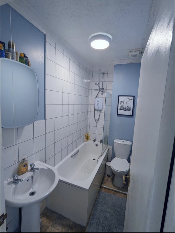 2 bed flat - £1600 pcm inc bills - short term - student accommodation in Brighton - img_5