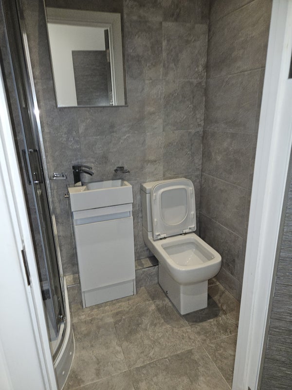 2 Bed Flat with  2Bthrooms in Great location - student accommodation in Old Street - img_7