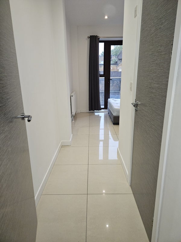 2 Bed Flat with  2Bthrooms in Great location - student accommodation in Old Street - img_8
