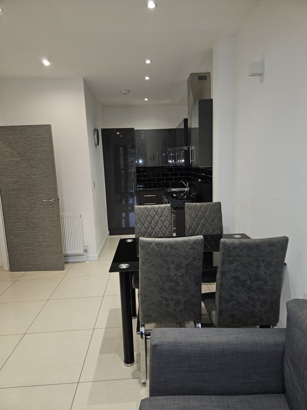 2 Bed Flat with  2Bthrooms in Great location - student accommodation in Old Street - img_4