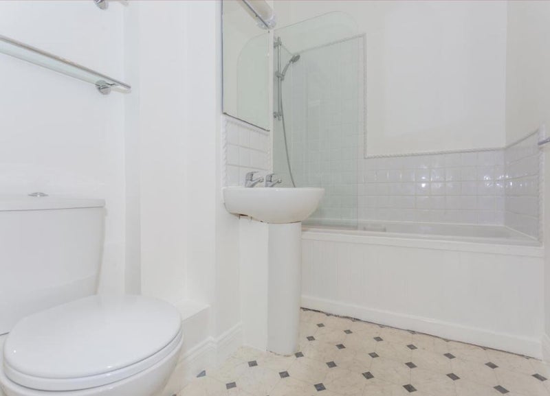 2 double bed Flat For rent in the center Of Town - student accommodation in Buckingham - img_4