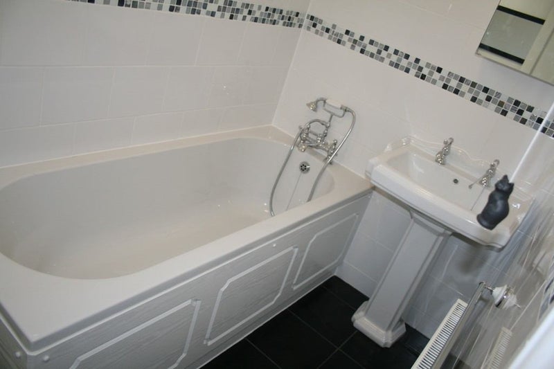 accommodation/2-double-rooms-1-single-edmonton-london-n9/13082024_48466810.jpg