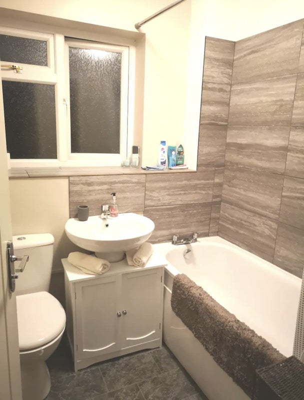 2 double rooms and 1 single room in detached house - student accommodation in Wolverhampton - img_6
