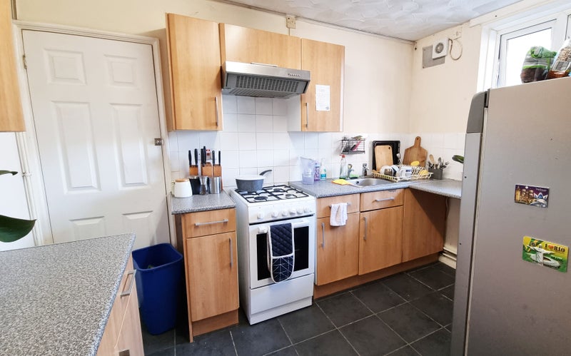 2 rooms to rent in the heart of Portsmouth!! - student accommodation in Portsmouth - img_4