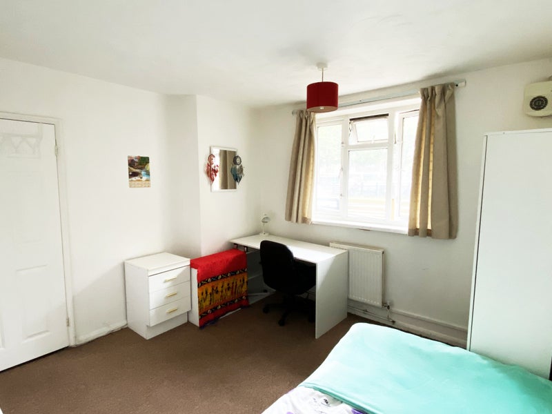 2 rooms to rent in the heart of Portsmouth!! - student accommodation in Portsmouth - img_1