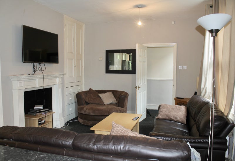 22-30 y/o TREE LINED Avenue Ensuite Houseshare - student accommodation in Hull - img_7