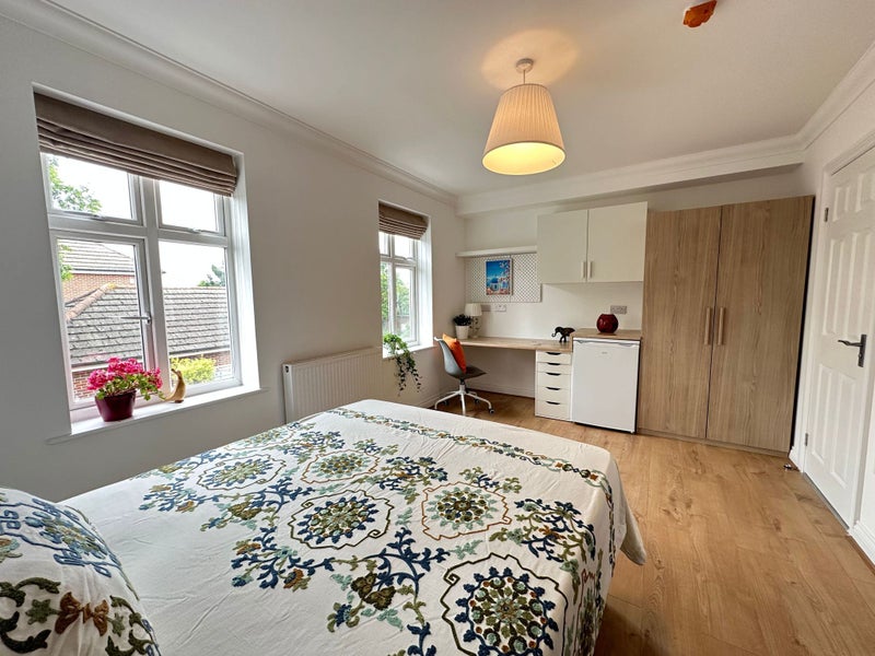 25min to Waterloo, Kingston &Sutton! New En-Suite - student accommodation in Worcester Park - img_10