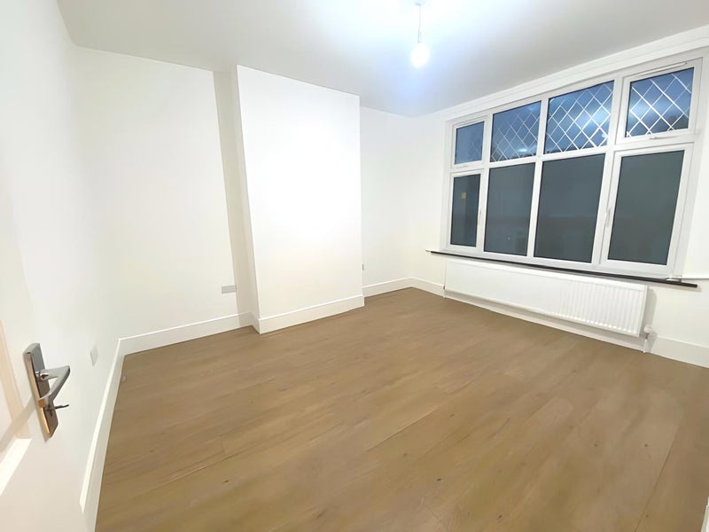 3 Bed House on Ipswich Road, Tooting, SW17 - student accommodation in London - img_4