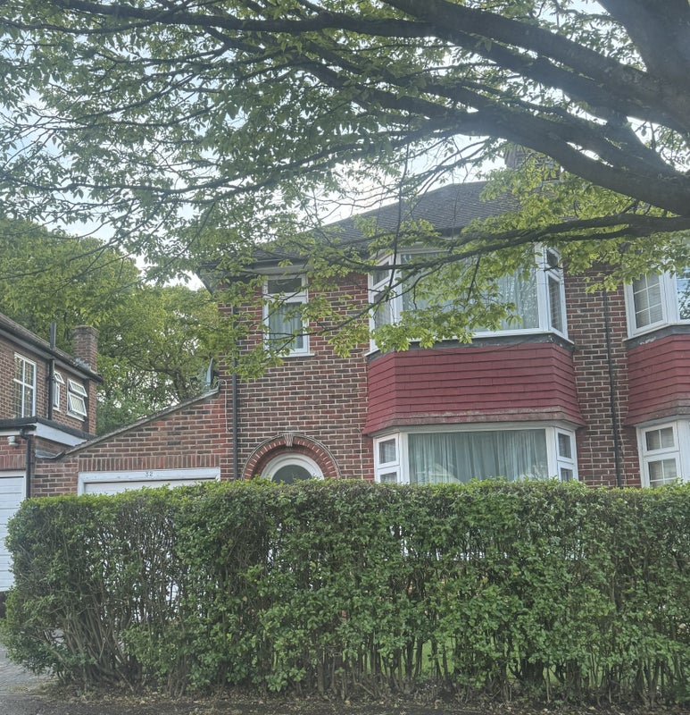 3 bed large semi detached house - student accommodation in Greenford