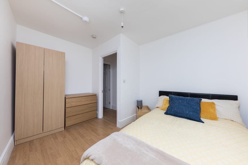 3 Double Rooms Next To Ilford Station  - student accommodation in Ilford - img_2