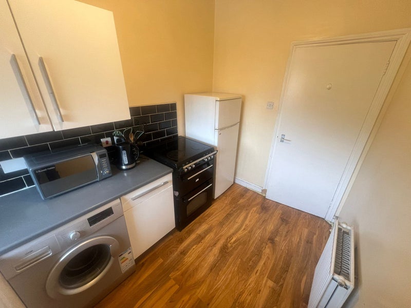 3 Spacious doubles in Goswell RD - £277pw (SEP) - student accommodation in Angel - img_8