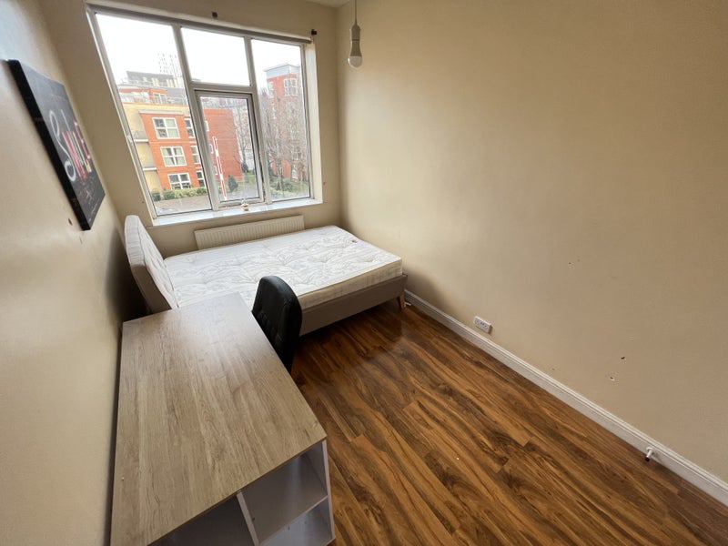 3 Spacious doubles in Goswell RD - £277pw (SEP) - student accommodation in Angel - img_4