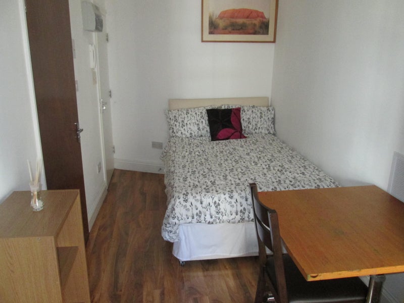 30th Aug / Hyde Park / Queensway /studio apartment - student accommodation in Bayswater - img_1