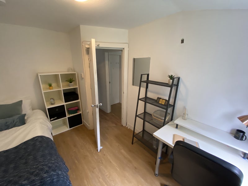 4 Bed, 2 Bath Charter Avenue House Available Now - student accommodation in Coventry - img_3