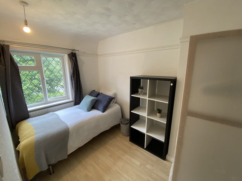 4 Bed, 2 Bath Charter Avenue House Available Now - student accommodation in Coventry - img_2