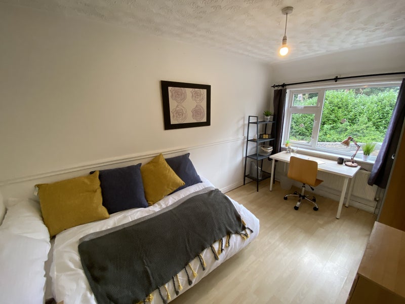 4 Bed, 2 Bath Charter Avenue House Available Now - student accommodation in Coventry - img_4