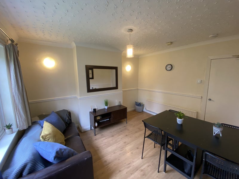 4 Bed, 2 Bath Charter Avenue House Available Now - student accommodation in Coventry - img_5