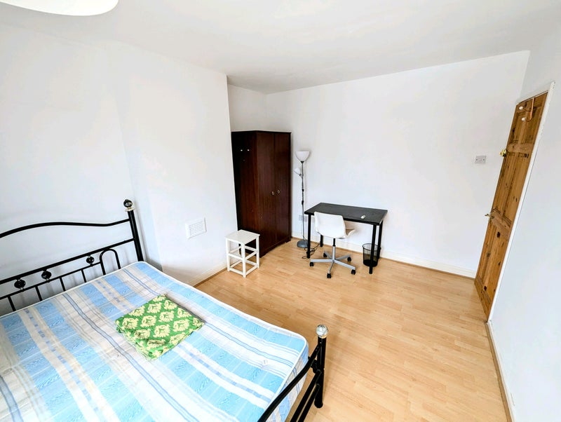 4 bed property Beeston - student accommodation in Beeston - img_1