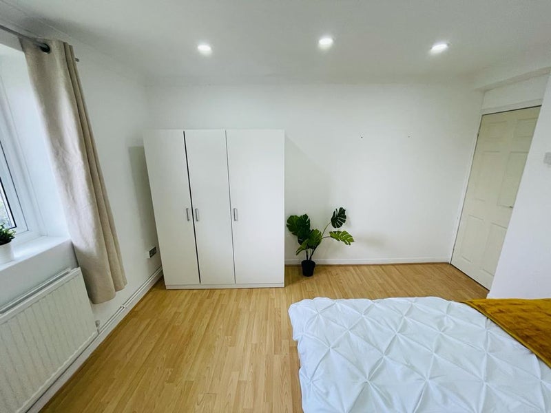 4 Paoramic Rooms in Zone 1 - student accommodation in London SE11 - img_4